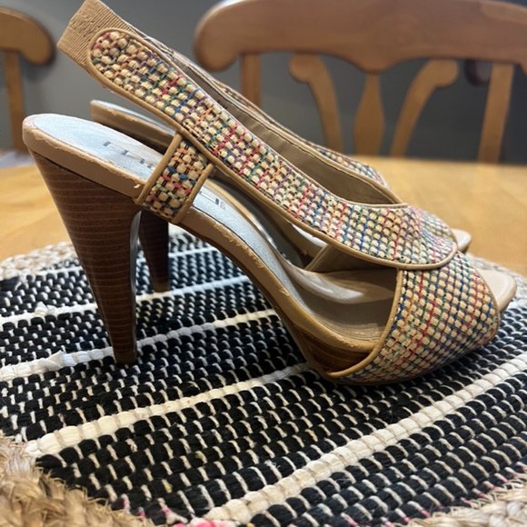 Moda Shoes - Picture 2 of 4